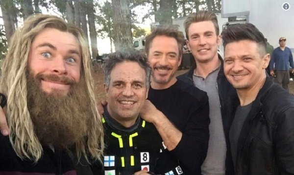 10 ảnh hậu trường 'Avengers: Endgame' ấn tượng nhất