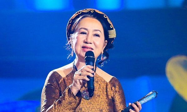 NSƯT Hồng Vân ở tuổi 70: ‘Khán giả vẫn yêu, Đài vẫn mời, tôi vẫn sẽ đi hát’