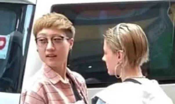 Con rơi Thành Long đưa bạn đời đồng giới đến viện phụ sản, nỗ lực để có con chung?