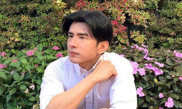 Đan Trường gây thích thú khi trở lại kiểu tóc hai mái 'huyền thoại'