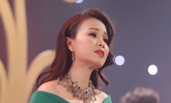 Cẩm Ly: 'Tôi khóc nhiều, cảm thấy bất lực khi mất giọng hát'