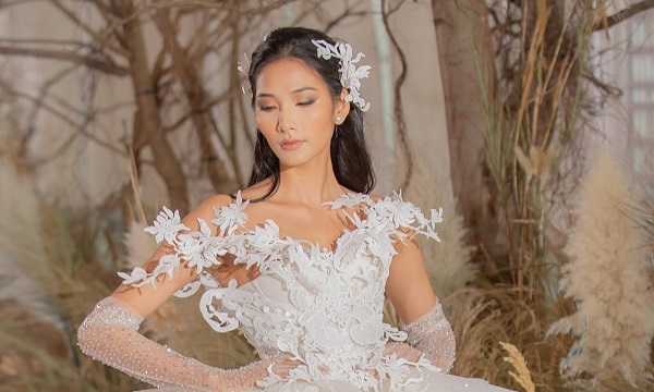 Hoàng Thùy diện váy cưới bồng bềnh, hóa cô dâu xinh đẹp trên sàn diễn