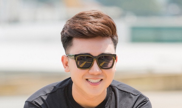 Tiko Tiến Công hào hứng cùng Tường Vi làm MC cho gameshow của Facebook