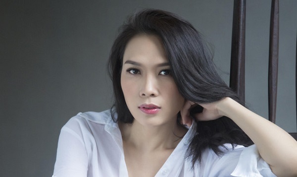 Bị bắt bẻ viết chia sẻ bằng tiếng Anh trong khi fan là người Việt, Mỹ Tâm khéo léo đáp trả