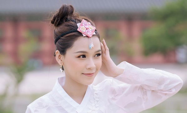 Sam khoe nhan sắc rạng rỡ khi diện trang phục truyền thống Hàn Quốc, úp mở trở lại màn ảnh