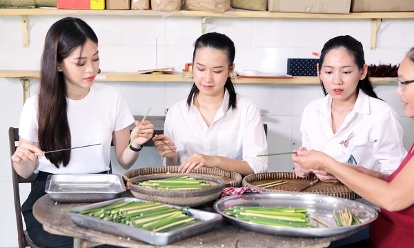 Á hậu Bùi Phương Nga cùng dàn thí sinh ‘Hoa hậu Thế giới Việt Nam’ hành động bảo vệ môi trường