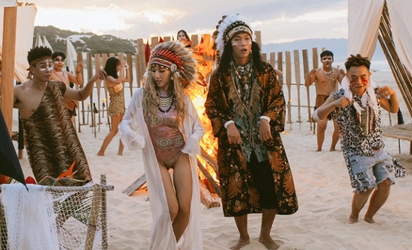 Vợ chồng BigDaddy – Emily quậy tưng bừng cùng Phở Đặc Biệt, Huyme