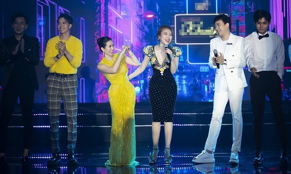 Hoa hậu Thu Hoài cùng dàn sao ‘Running Man Việt Nam’ hào hứng nhảy phụ họa cho Mỹ Tâm