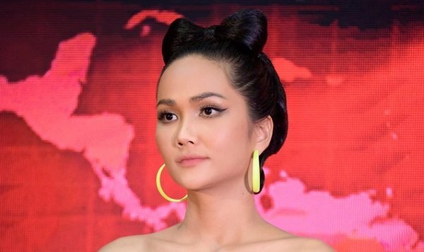 H’Hen Niê lên tiếng trước sự cố suýt lộ vòng một trên sân khấu