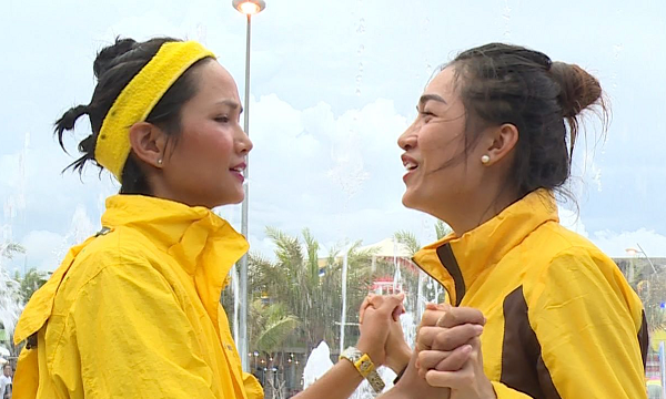 Cùng Lệ Hằng đăng quang Quán quân ‘Cuộc đua kỳ thú 2019’, H’Hen Niê dùng hết tiền thưởng làm từ thiện