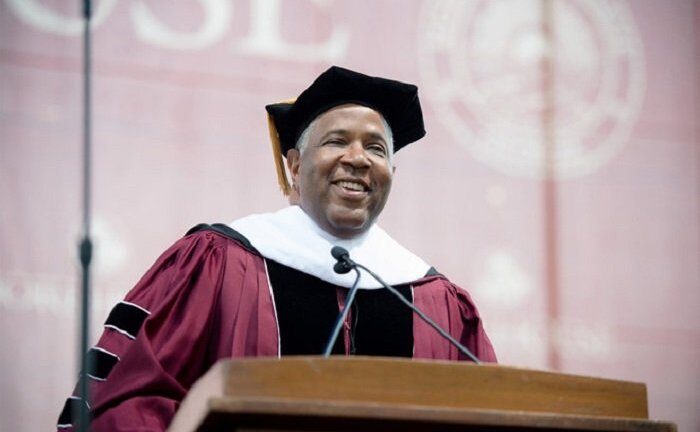 Tỷ phú Mỹ chi 34 triệu USD trả nợ cho gần 400 sinh viên