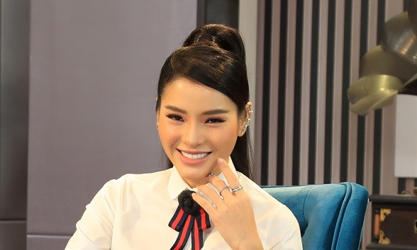 Phương Trinh Jolie: ‘Từng được mời ăn tối với giá 40.000 – 50.000 USD nhưng tôi từ chối’
