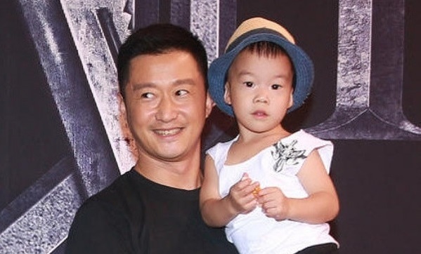 Vợ Ngô Kinh lên tiếng trước tin con trai 5 tuổi đọc hơn 500 cuốn sách