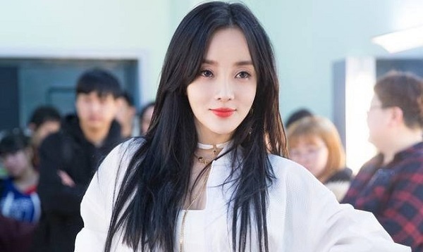 Sau ồn ào ngoại tình, Lý Tiểu Lộ bị nghi lộ ảnh nóng