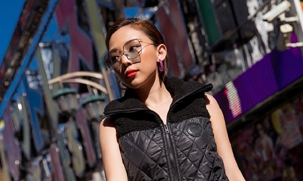 Tóc Tiên khoe phong cách thời trang sành điệu trên đường phố Nhật Bản