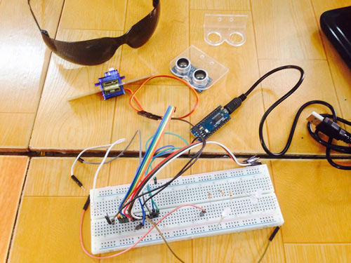 Kính phát hiện vật cản và định vị người khiếm thị