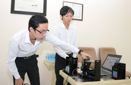 Mỗi tháng thu 10kg rau sạch chỉ với những cái ấn nút