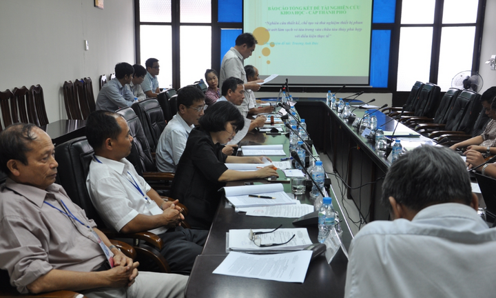 Ứng dụng thử nghiệm thiết bị phun cát ướt làm sạch vỏ tàu