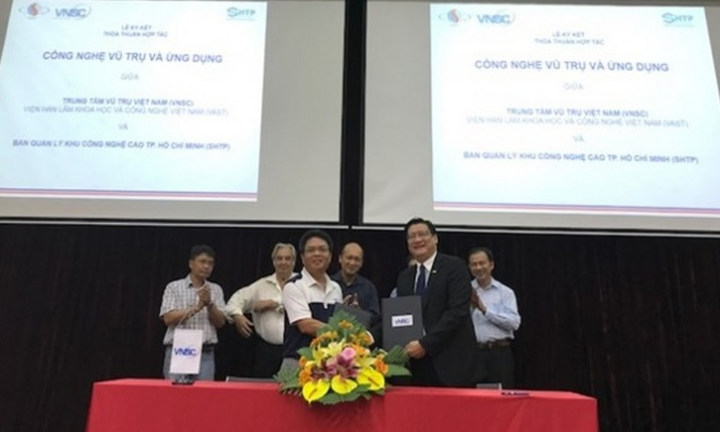 Chuyển giao công nghệ vệ tinh, công nghệ GIS vào công tác quản lý nhà nước