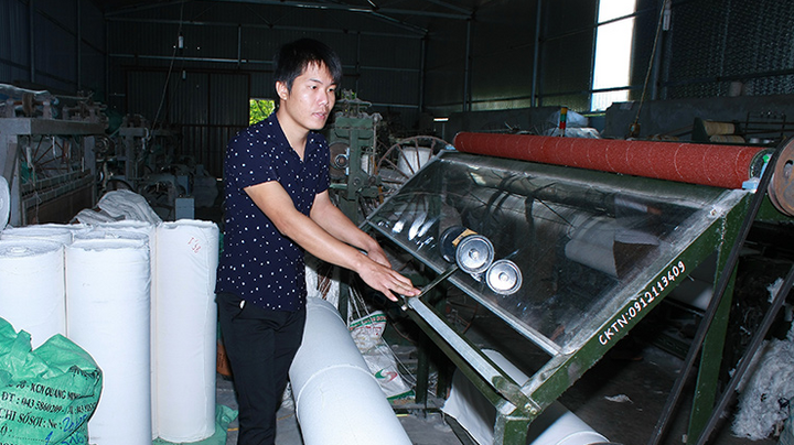 Lười quá chế ra máy đánh suốt