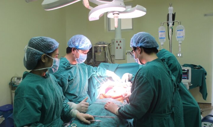 Phẫu thuật cứu sống bệnh nhân có khối u gan kích thước lớn