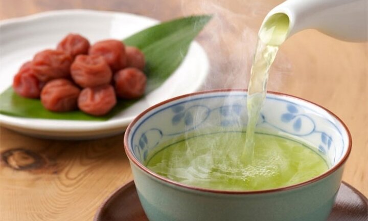 Trà nóng, rượu và thuốc lá sẽ làm hỏng thực quản thế nào?