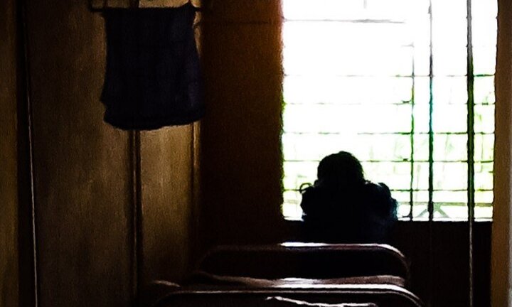 Điều dưỡng Bệnh viện Tâm thần vác bụng bầu chạy vì bệnh nhân đuổi đánh