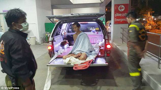 Xem phim khiêu dâm, người đàn ông nguy kịch vì tự tay cắt ‘của quý’