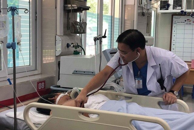 Hà Nội: Nắng nóng, sốc nhiệt bất tỉnh, hôn mê sâu giữa đường