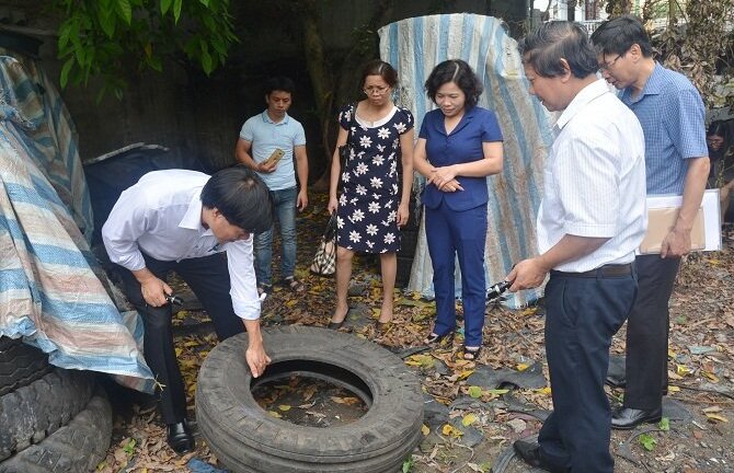 Chủ tịch Hà Nội chỉ đạo phạt nặng người 'kháng lệnh' phòng chống sốt xuất huyết