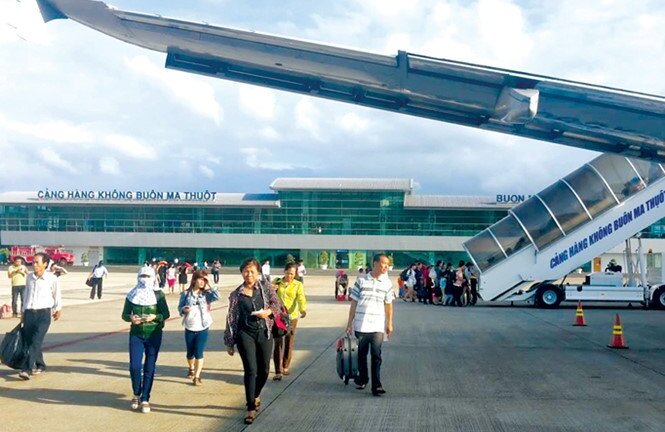 Từ 1/10, giá vé máy bay sẽ tăng ra sao?