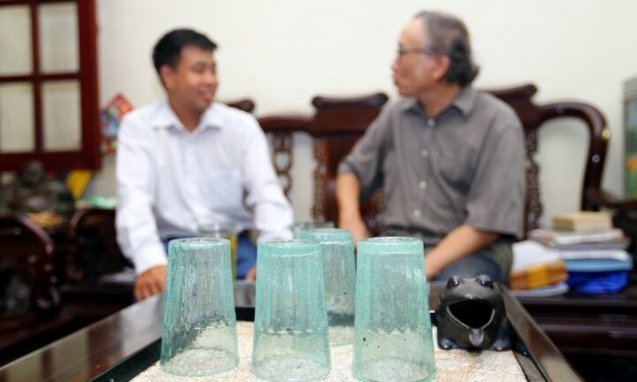 Ai là người thiết kế cốc bia hơi Hà Nội huyền thoại?