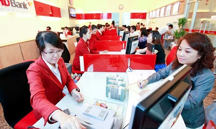 Càng vay tiền nhiều càng bị đánh thuế nặng