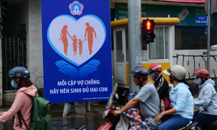 Người Việt lại sinh nhiều vì chi phí tránh thai tăng?
