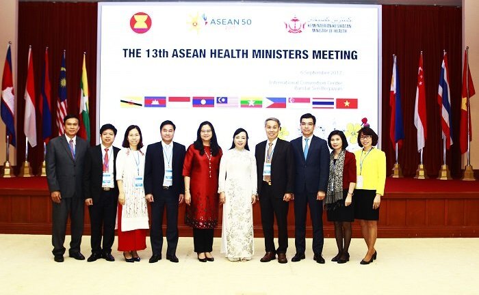 Bộ trưởng Nguyễn Thị Kim Tiến tham dự Hội nghị Bộ trưởng Y tế ASEAN 13