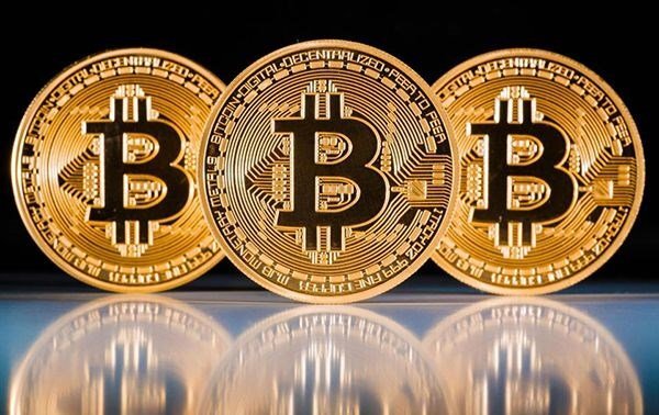 Nhập 100 máy 'đào Bitcoin' Trung Quốc nhưng mắc kẹt vì quy định