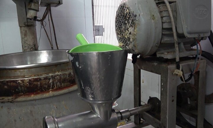Phát hiện một cơ sở sản xuất bánh trung thu bẩn ở TP.HCM