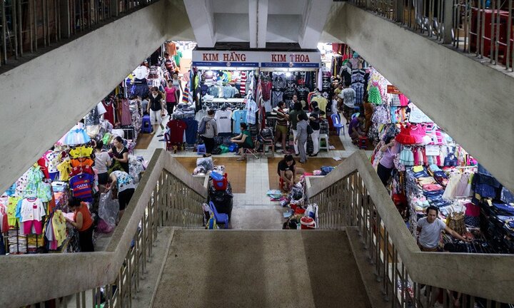 Cận cảnh sự xuống cấp của chợ An Đông ở Sài Gòn