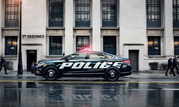 Hai mẫu xe cảnh sát Mỹ đẹp như phim Hollywood