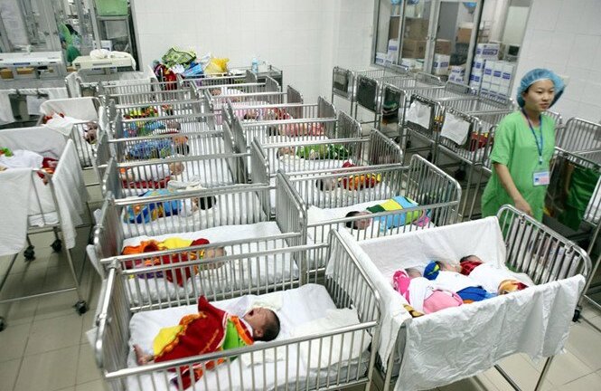 Bộ Y tế đưa đề xuất 'cho sinh con thoải mái' vào 3 phương án điều chỉnh mức sinh con