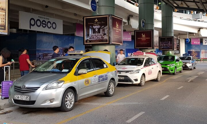 Tại sao taxi truyền thống không kinh doanh kiểu Uber, Grab để cạnh tranh?