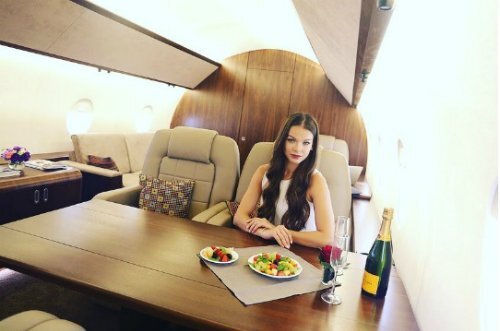 5 triệu đồng mua 2 tiếng chuyên cơ chụp hình sống ảo