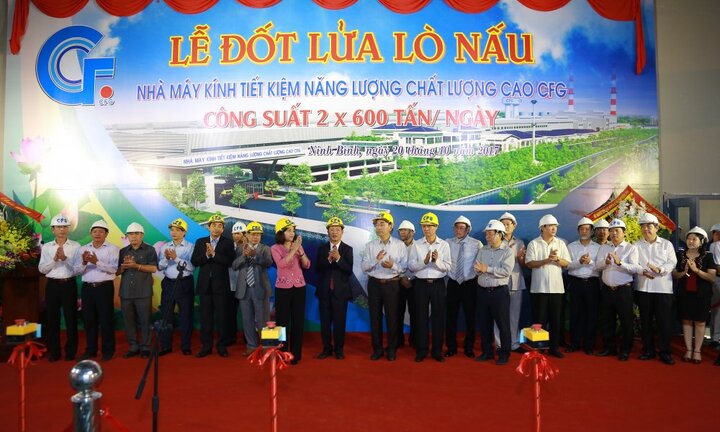 Khởi động đốt lửa lò nấu Nhà máy kính công suất lớn nhất Việt Nam tại Ninh Bình