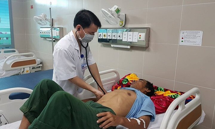 Chuyên gia tâm thần: Rượu khiến nhiều người mất đi lòng tự trọng, không biết xấu hổ