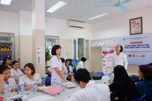 Trẻ bị đe doạ tính mạng do thói quen dùng kháng sinh của cha mẹ