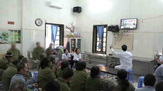 Buổi karaoke tùy hứng của những bệnh nhân tâm thần