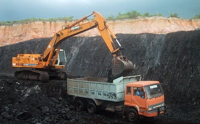 Vì sao 2.037 tỷ đồng tiền cấp quyền khai thác khoáng sản 4 năm vẫn không thể thu hồi?