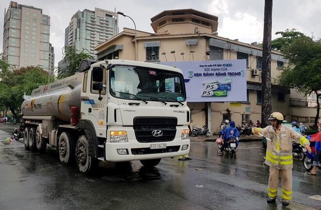 Xe bồn cán chết nữ sinh không được cấp phép vào nội đô TP.HCM