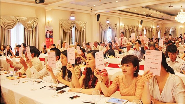 Trục lợi từ cổ phiếu phát hành riêng lẻ