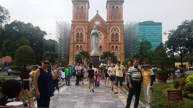 Sài Gòn rộn ràng trước Giao thừa đón năm mới 2018